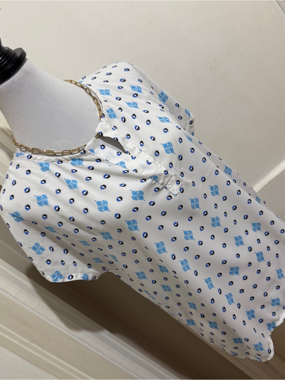 Ann Taylor Factory White and Blue Patterned Short-Sleeve Blouse